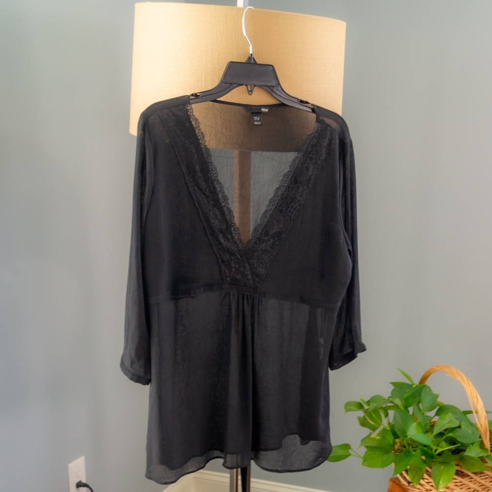 Semi-Sheer Lace Trim V-Neck Babydoll Top | H&M